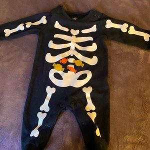 Carter’s Halloween outfit 🎃 size 3M